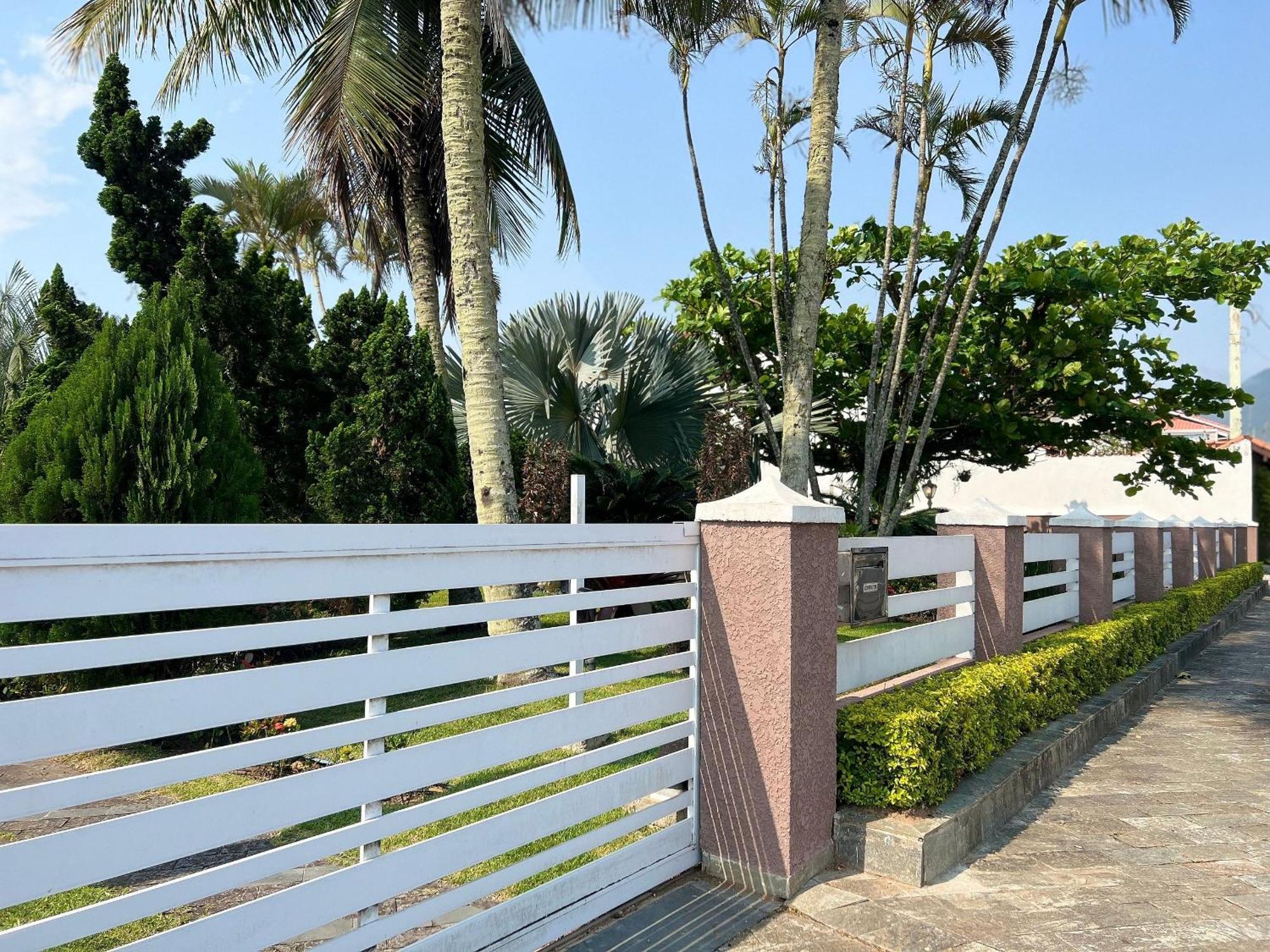 Casa Agradavel Com Piscina, A Poucos Passos Da Praia Peruibe Exterior photo